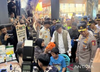 Kapolri sebut 2. 561. 629 pemudik sudah kembali ke Jakarta pada H+6. - news berita dari antara