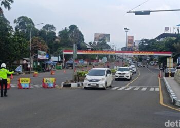 One Way Arah Jakarta Diterapkan, Kendaraan Menuju Puncak Bogor Disetop. - news berita dari detik