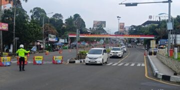 One Way Arah Jakarta Diterapkan, Kendaraan Menuju Puncak Bogor Disetop. - news berita dari detik