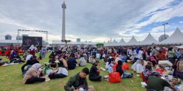Warga Antusias Serbu Makanan Gratis di Bazar Monas: Sekalian Piknik. - news berita dari detik